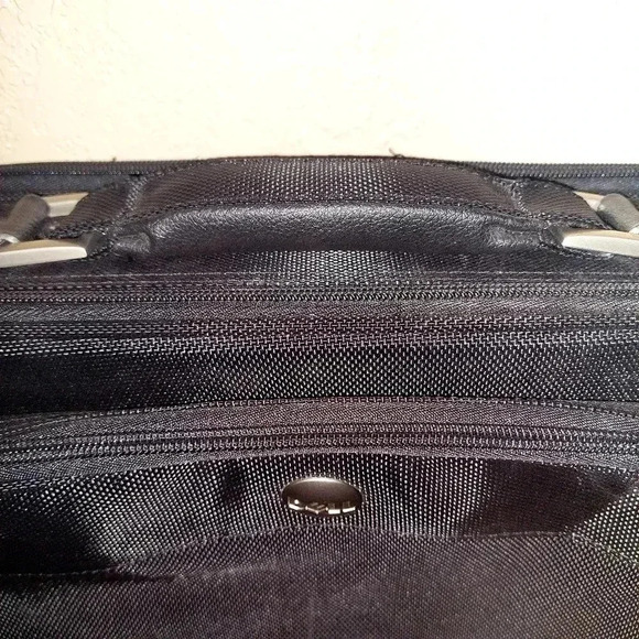 Dell Deluxe Professional Laptop Shoulder & Handle Carry Bag w/Briefcase Pockets - Picture 6 of 11